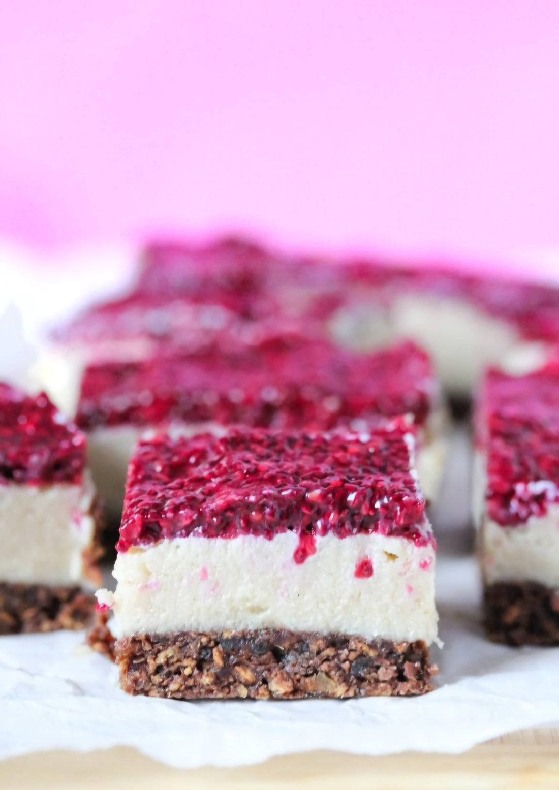 Tarta vegana con frutos rojos y un toque de coco